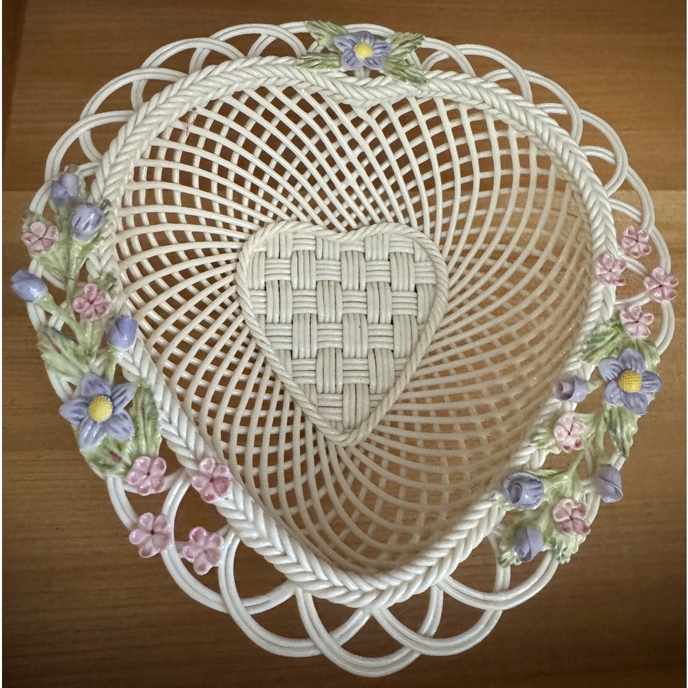 Belleek china basket. Limited edition from 2001.